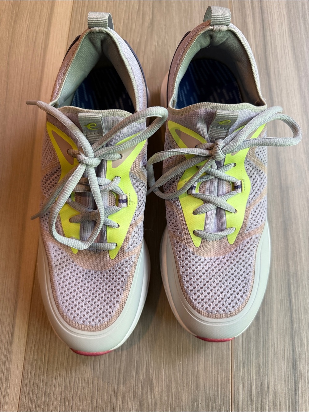 Easy Spirit Women's Pale Lilac Baxter Sneakers Size 8.5W